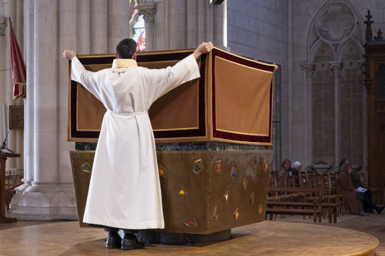 Messe du jeudi Saint, Communauté saint-Martin, La Chapelle-Montligeon, Orne